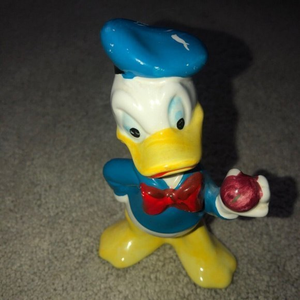 Walt Disney Productions‎ VINTAGE Donald Duck Figurine